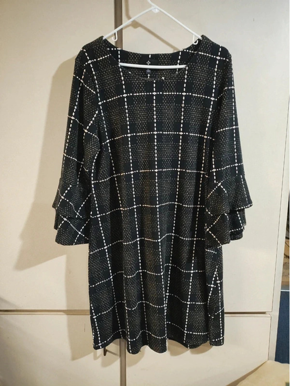 Ronni Nicole size XL dress with bell sleeves